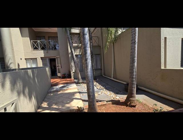 3 BEDROOM TOWNHOUSE FOR SALE IN MAGALIESKRUIN